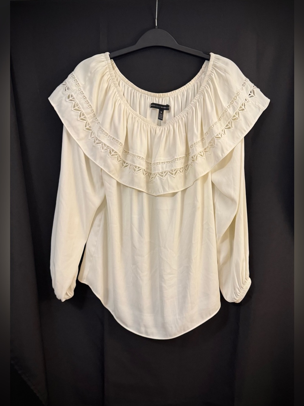 EUC-White House Black Market Cream Ruffle Off-Shoulder Blouse. Size Medium.